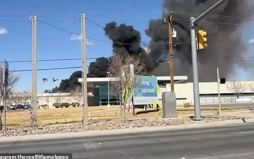 Hỏa hoạn tại sân bay quốc tế bang Texas (Mỹ) 